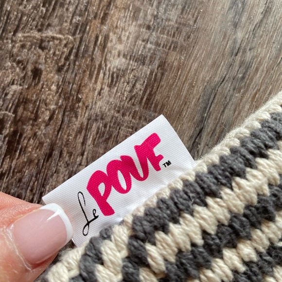 2 New Le Pouf Accent Pillow Covers cream/grey - Picture 2 of 5